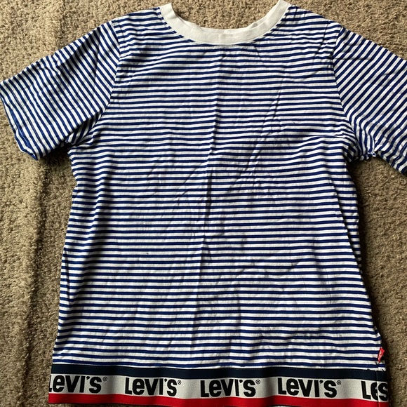 Levi’s girls t shirt - Picture 1 of 2